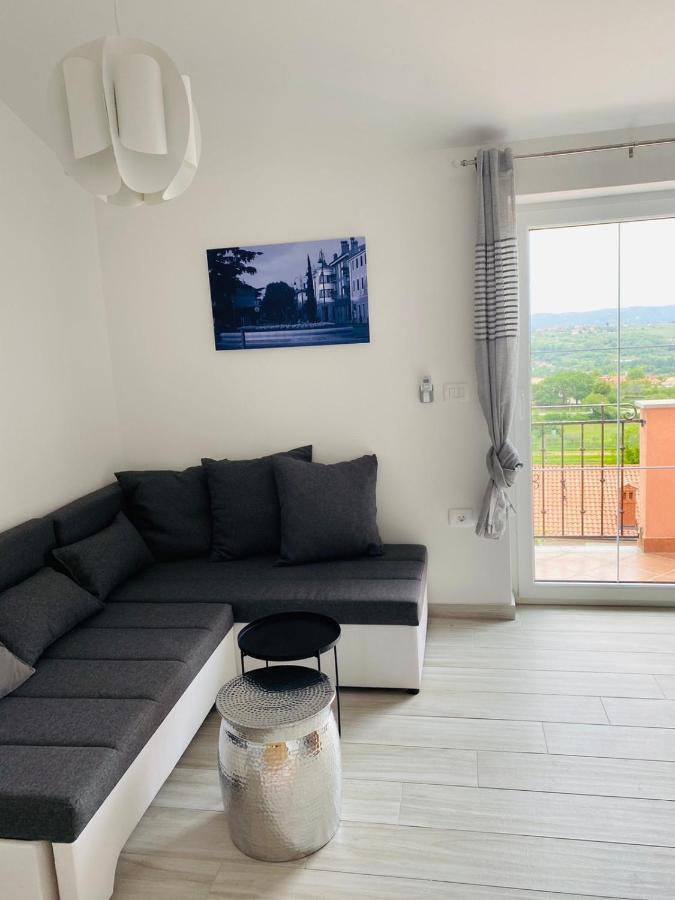 Apartma Mija-Dekani Экстерьер фото