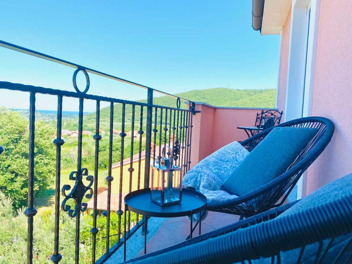 Apartma Mija-Dekani Экстерьер фото