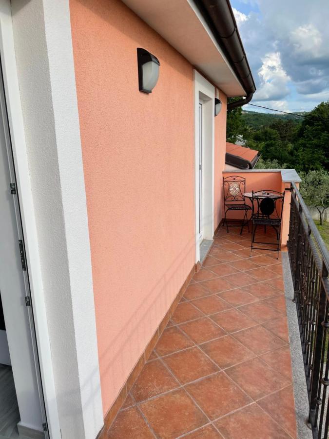 Apartma Mija-Dekani Экстерьер фото